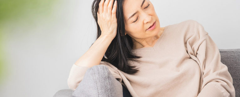 woman with perimenopause symptoms