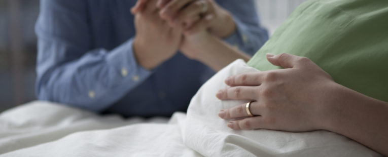 A pregnant woman prepares to have a natural birth.